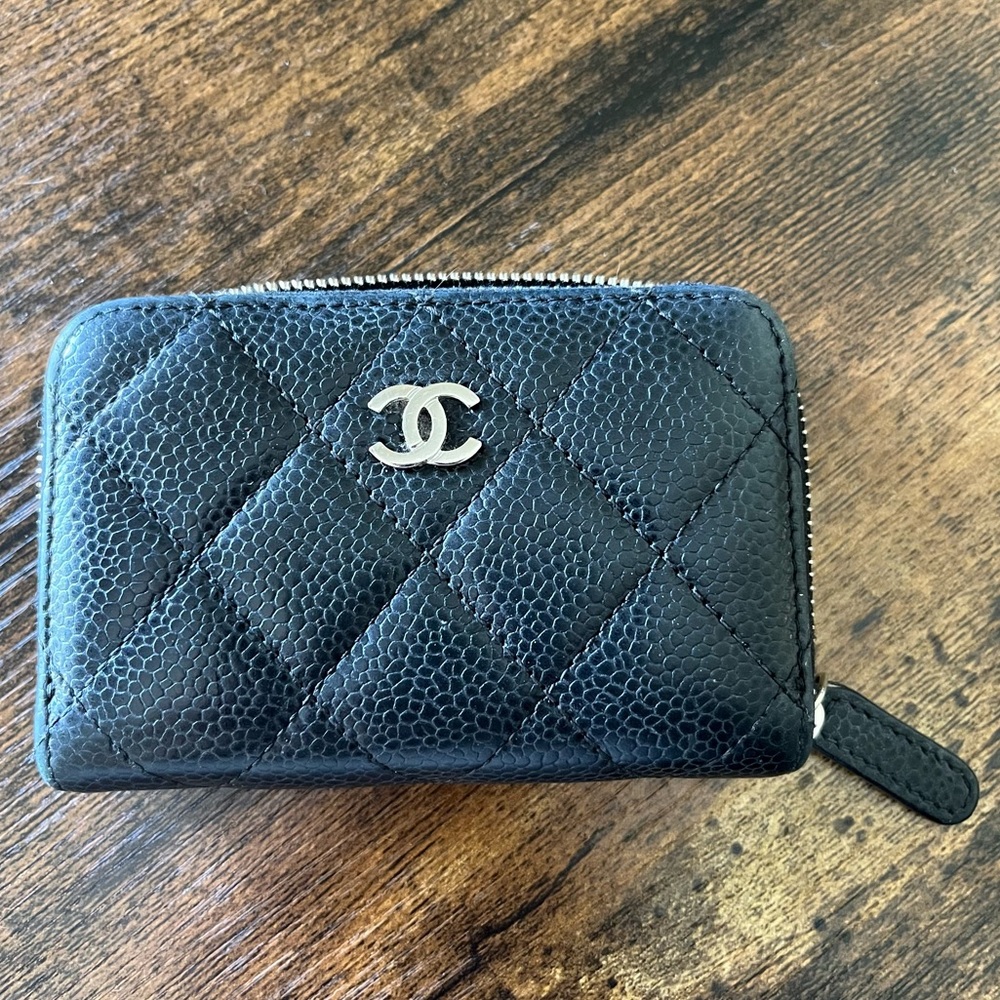 Chanel zip-around black caviar cardholder